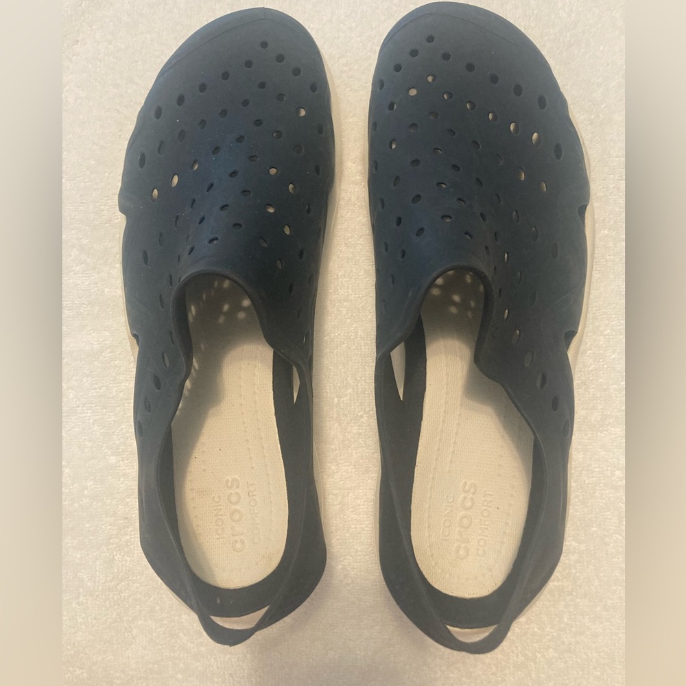 Men’s crocs